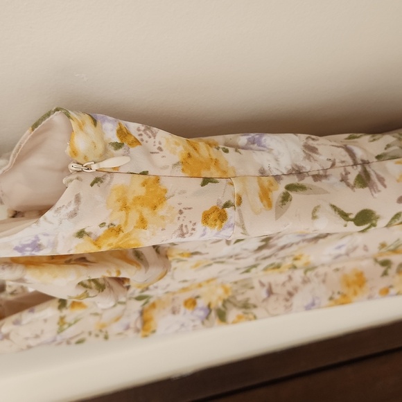 ASTR the label cap sleeve floral dress - Picture 6 of 7